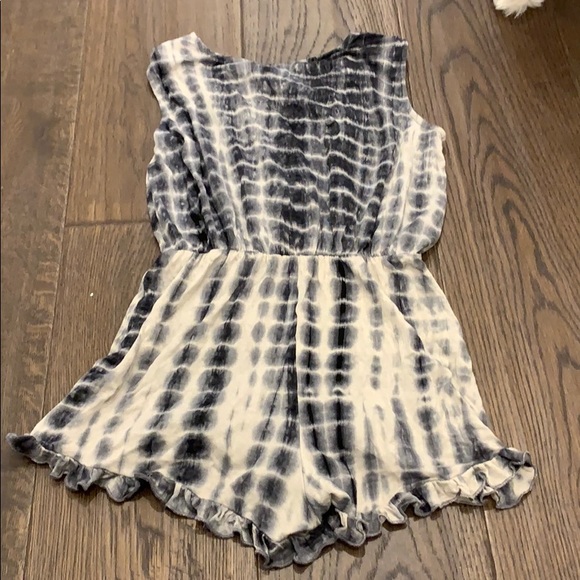 Kids Romper - Picture 2 of 5